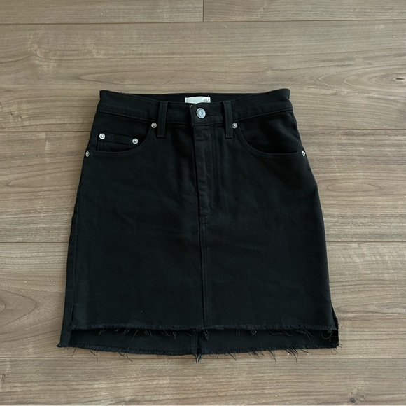 Aritzia Dresses & Skirts - Aritzia Wilfred Tanit Skirt